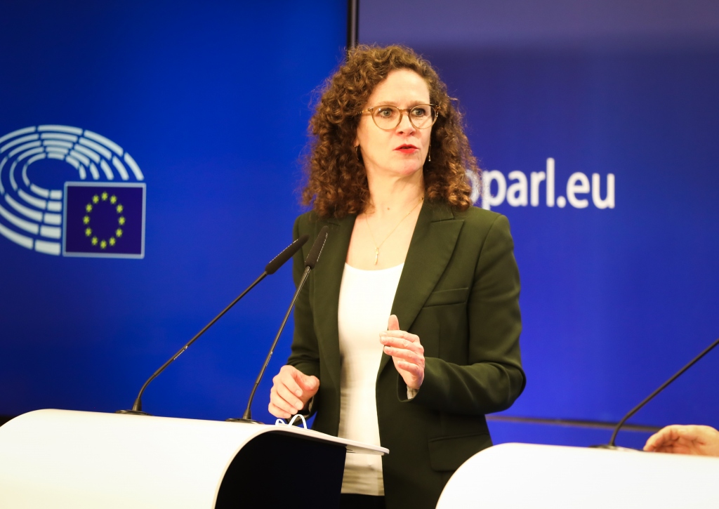 Sophie in 't Veld speaks at the launch of the Renew Europe initiative to investigate Pegasus abuse. Sophie in 't Veld speaks at the launch of the Renew Europe initiative to investigate Pegasus abuse.