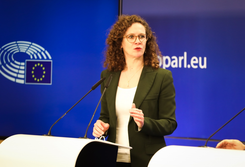 Sophie in 't Veld speaks at the launch of the Renew Europe initiative to investigate Pegasus abuse. Sophie in 't Veld speaks at the launch of the Renew Europe initiative to investigate Pegasus abuse.